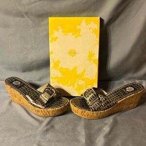 Yellow box wedge sandles